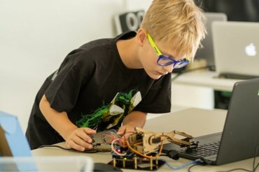 Roboter-Arm Camp / Sommer / 1230 Wien